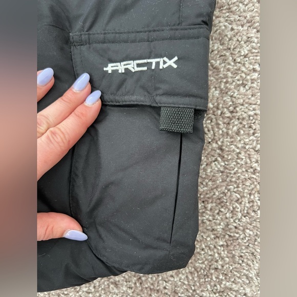 Arctix Women’s Snow Sports Insulated Cargo Pants(Standard Black) - Picture 5 of 11